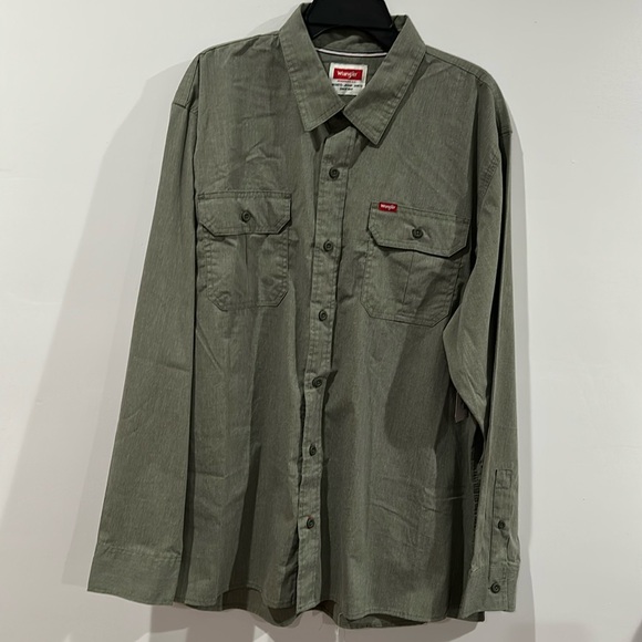 Wrangler Other - Wrangler® Men's Relaxed Fit Long Sleeve Woven Shirt Size XL
